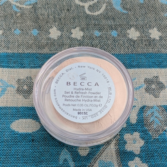 Hydra-mist set and refresh powder